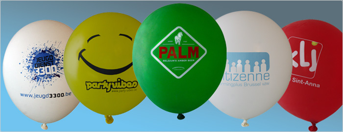 5 bedrukte ballonnen naast elkaar, oa voor Palm, partyvibes en KLJ